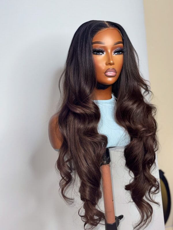 EMPRESS MONACHI 5x5 GLUELESS CLOSURE WIG - 26" STRAIGHT MIX | VIRGIN VIETNAMESE SDD WIG - Image 9
